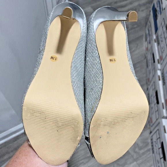 Alfani Lyrra Dressy Silver Pumps US size 5.5 Open Toe Glittery Metallic Finish - Picture 9 of 9